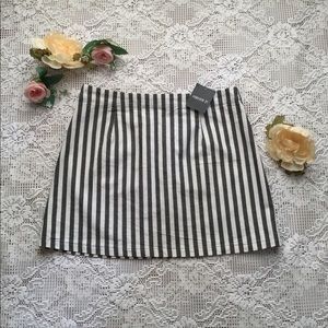 Forever 21 Women's Zebra Print Skirt Size M